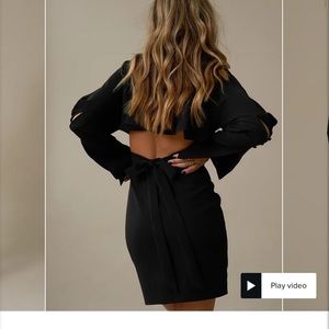 New with tags ballon sleeve back detail dress